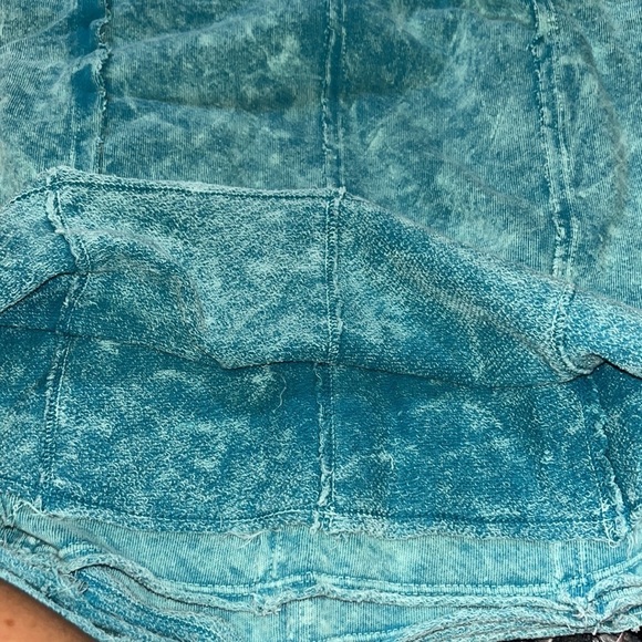 Teal acid washed, racerback tank top with raw edges - Picture 7 of 7